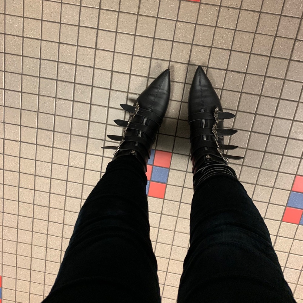 Size 10 bat buckles goth pikes